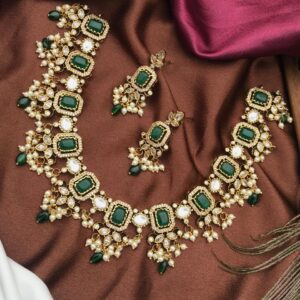 green and white AD STONE NECKLACE